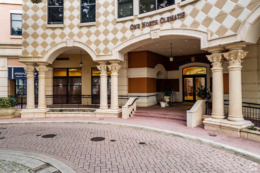 More Photos Of 1 N Clematis St, West Palm Beach Office For Lease