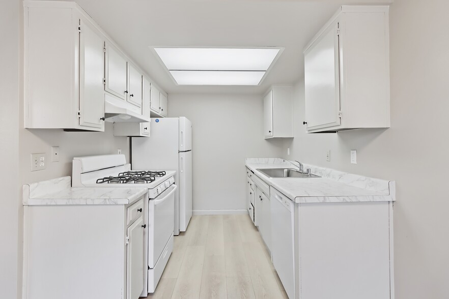 More Photos Of 2316 Villanova Cir, Sacramento Apartments For Sale