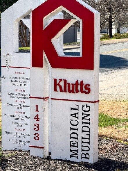 More Photos Of 1433 Emerywood Dr, Charlotte Office For Lease