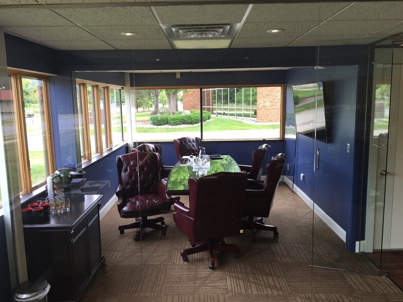 More Photos Of 1676 Viewpond Dr SE, Grand Rapids Office For Lease