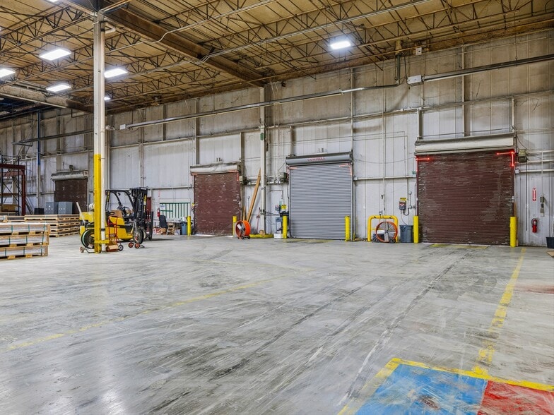 More Photos Of 90 Christ School Rd, Arden Distribution For Lease