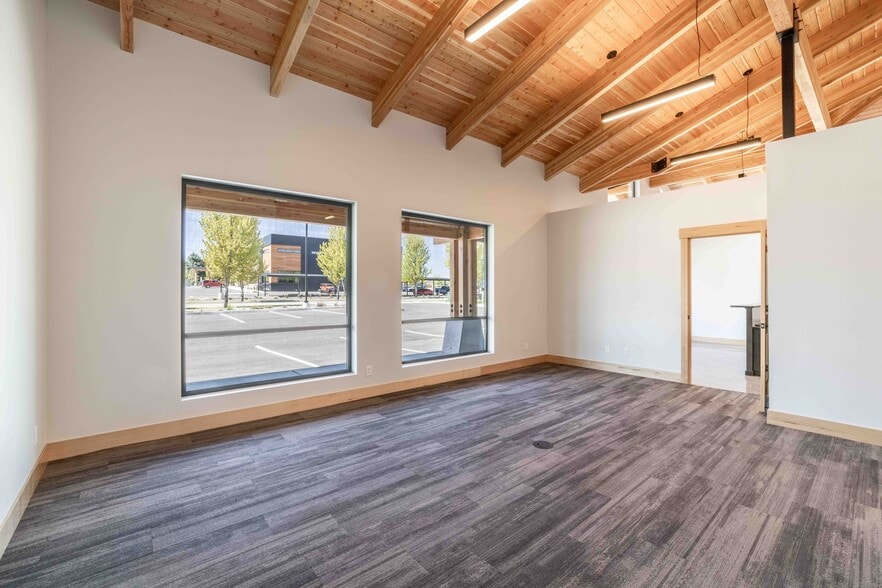 More Photos Of 8512 N Wayne Dr, Hayden Flex For Lease