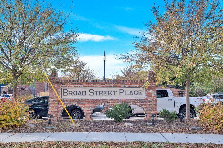 More Photos Of 166-186 N Broad St, Mooresville Loft Creative Space For Sale