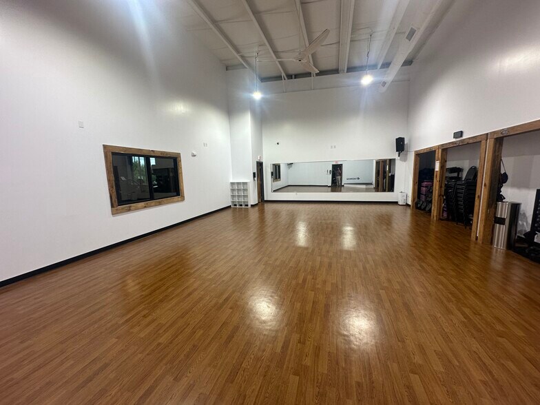 More Photos Of 3545 Rowe Ln, Cumming Health Club For Lease