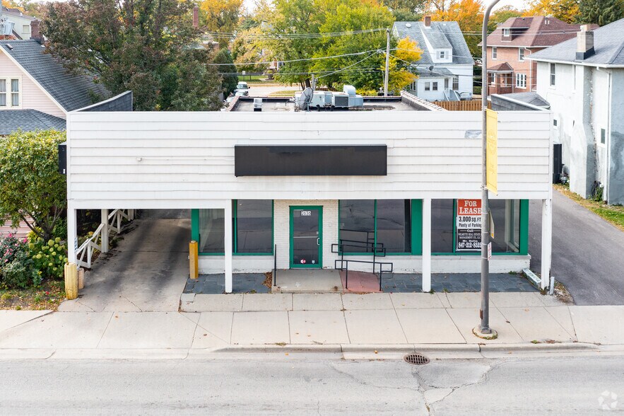 More Photos Of 2636 Green Bay Rd, Evanston Freestanding For Lease