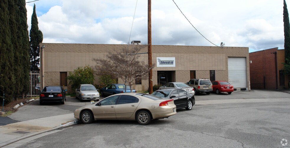 More Photos Of 8600 Tamarack Ave, Sun Valley Manufacturing For Lease