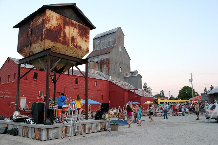 More Photos Of 522 Church St, Sandpoint Specialty For Sale