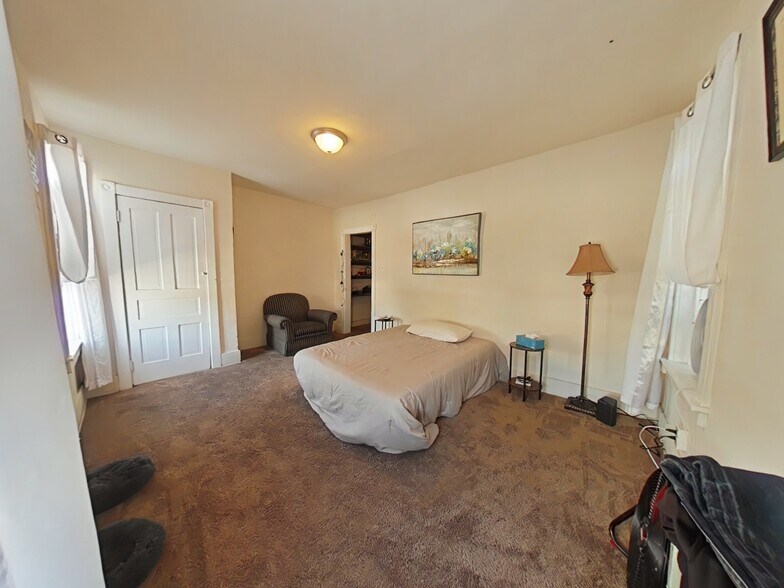 More Photos Of 202 Macdade Blvd, Collingdale Apartments For Sale