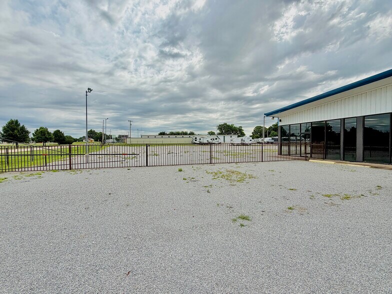 More Photos Of 3601 N Van Buren Byp, Enid Freestanding For Lease