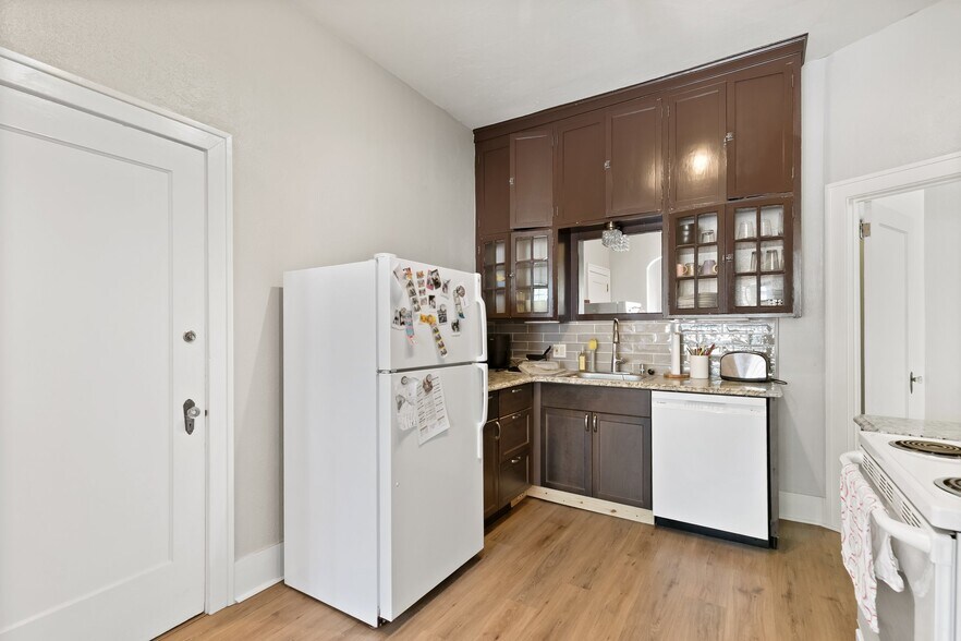 More Photos Of 128-130 E Monument St, Colorado Springs Office Residential For Sale