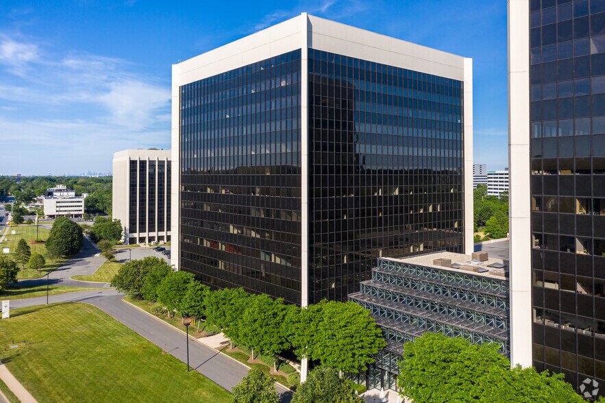 Primary Photo Of 399 Thornall St, Edison Office For Lease