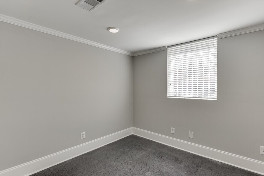 More Photos Of 55 Scott St, Buford Office For Lease