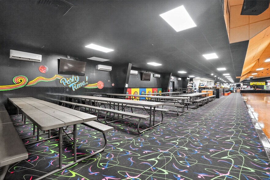 More Photos Of 1R Lawton Ave, Taunton Skating Rink For Lease