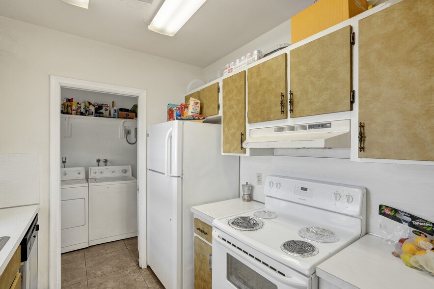More Photos Of 5706-5708 Lincoln St, Hollywood Multifamily For Sale