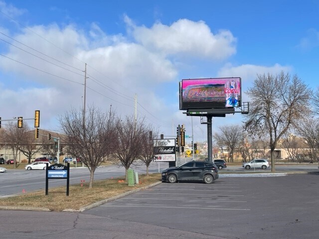 More Photos Of 600 S Cliff Ave, Sioux Falls Office For Sale