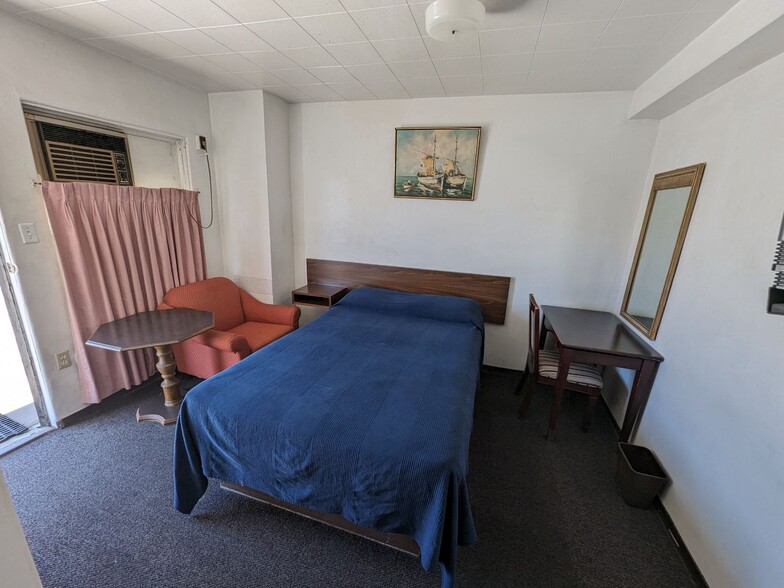 More Photos Of 1635 N San Fernando Blvd, Burbank Hotel For Sale