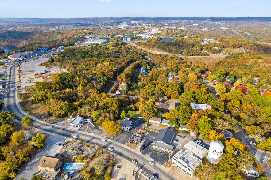 More Photos Of 1107-1109 W 76 Country Blvd, Branson General Retail For Sale