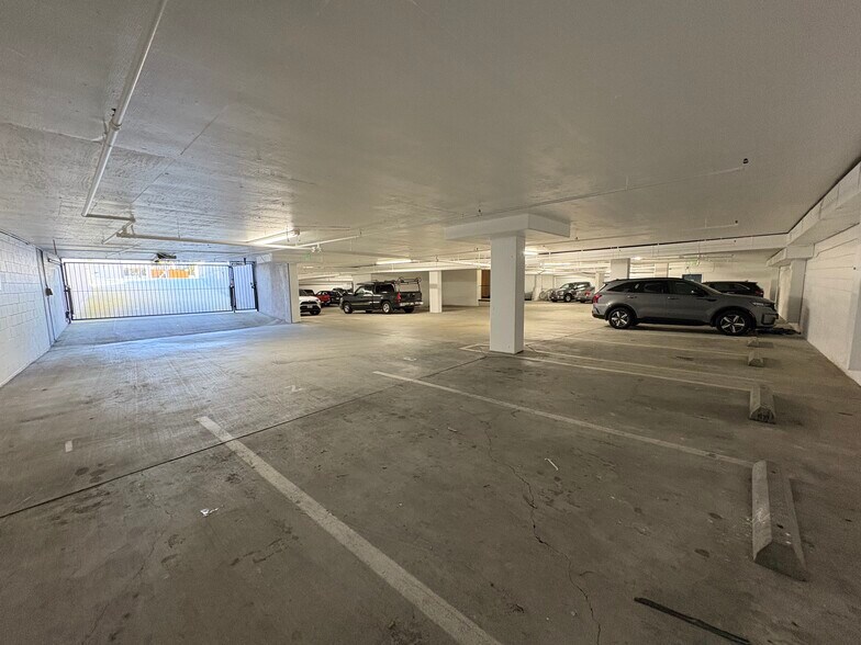 More Photos Of 435 N Pacific Coast Hwy, Redondo Beach Office For Lease