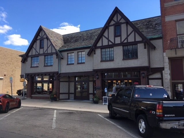 More Photos Of 125 E Charles St, Muncie Storefront Retail Office For Lease