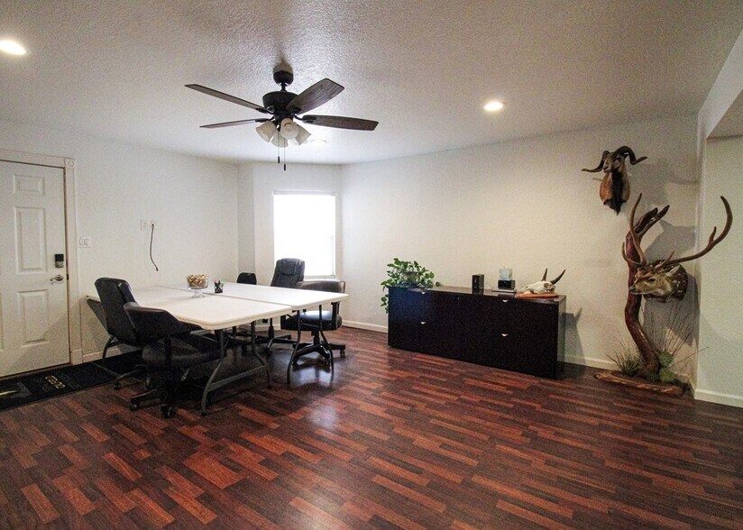 More Photos Of 7007 Farm to Market 846, Knott Office For Sale