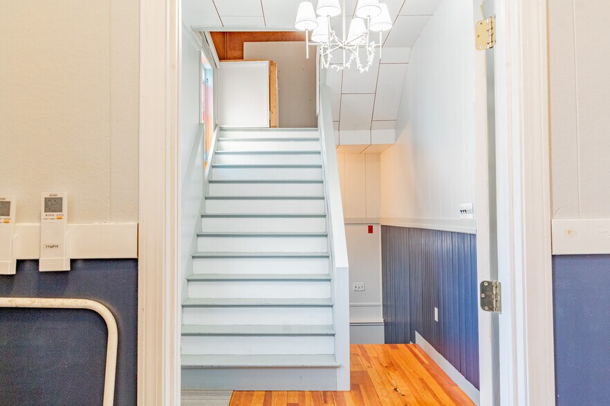 More Photos Of 57 Saco Ave, Old Orchard Beach Freestanding For Lease