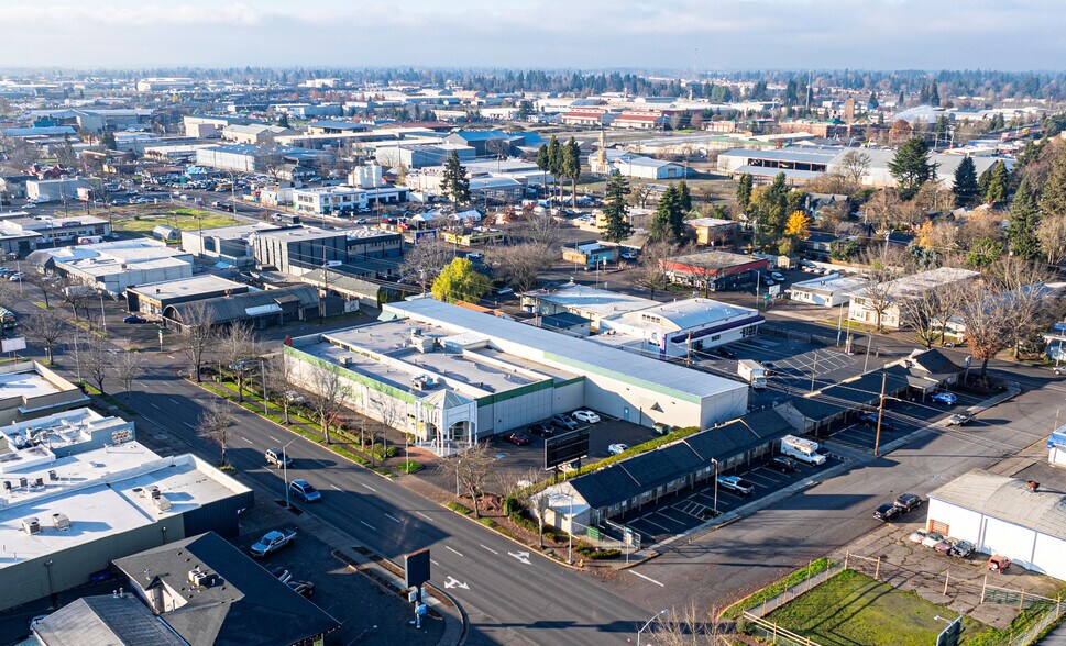 More Photos Of 1465 W 7th Ave, Eugene Freestanding For Sale