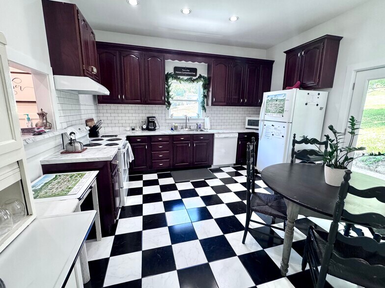 More Photos Of 502 Pennlyn Ave, Cumberland Gap Specialty For Sale