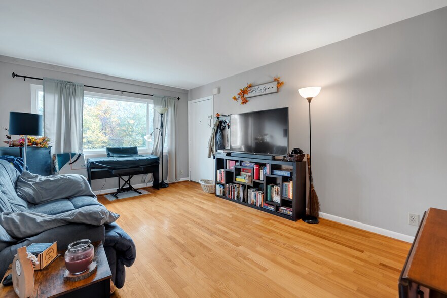 More Photos Of 401 Kenilworth Rd, Louisville Apartments For Sale