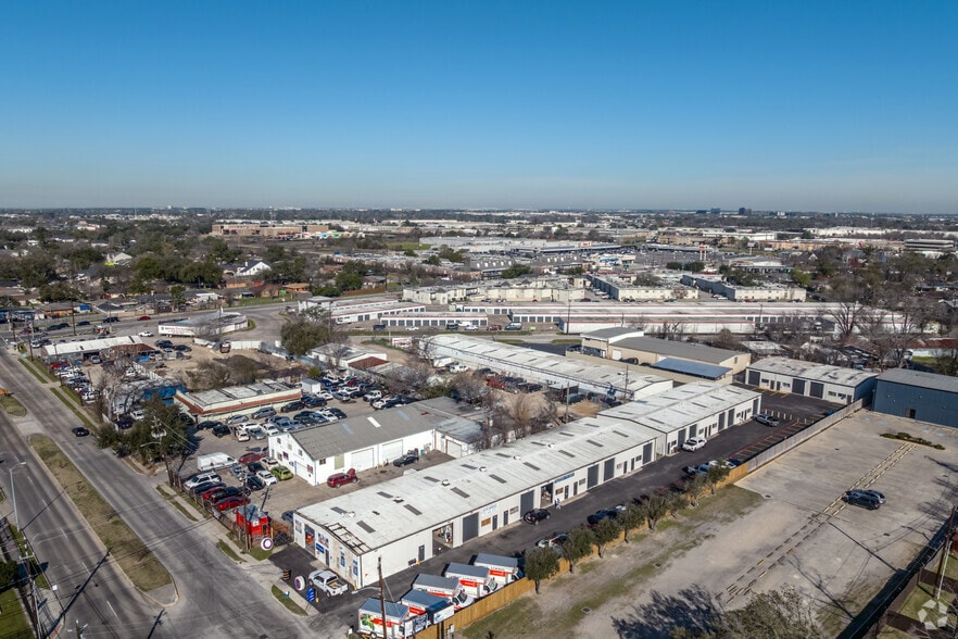 More Photos Of 7752 Hammerly Blvd, Houston Unknown For Lease