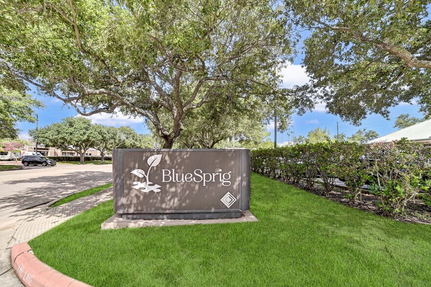 More Photos Of 2515 Cordes Dr, Sugar Land General Retail For Sale