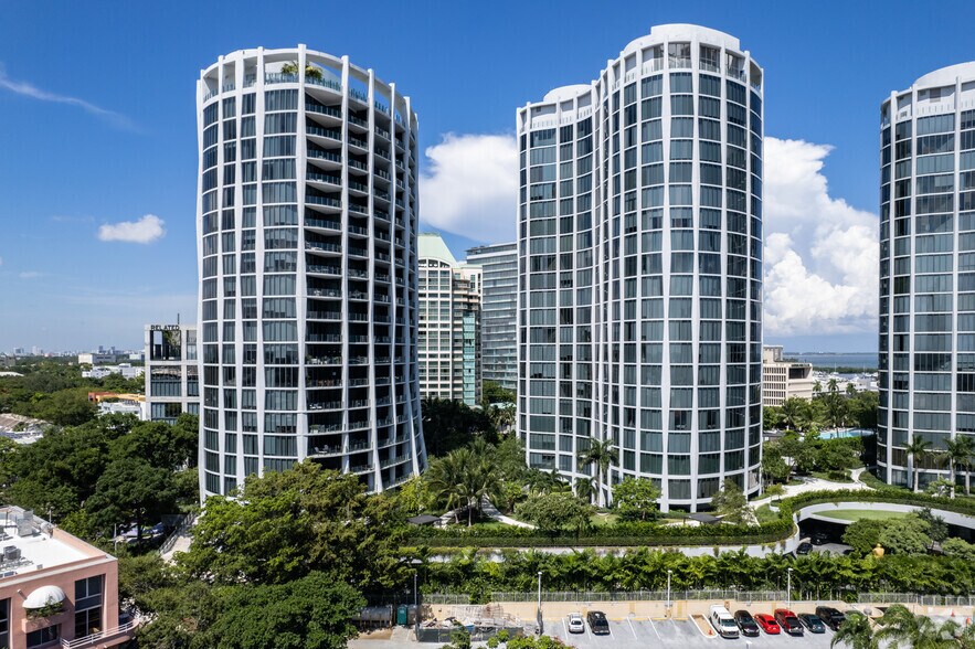 More Photos Of 2811-2831 S Bayshore Dr, Miami Office Residential For Sale