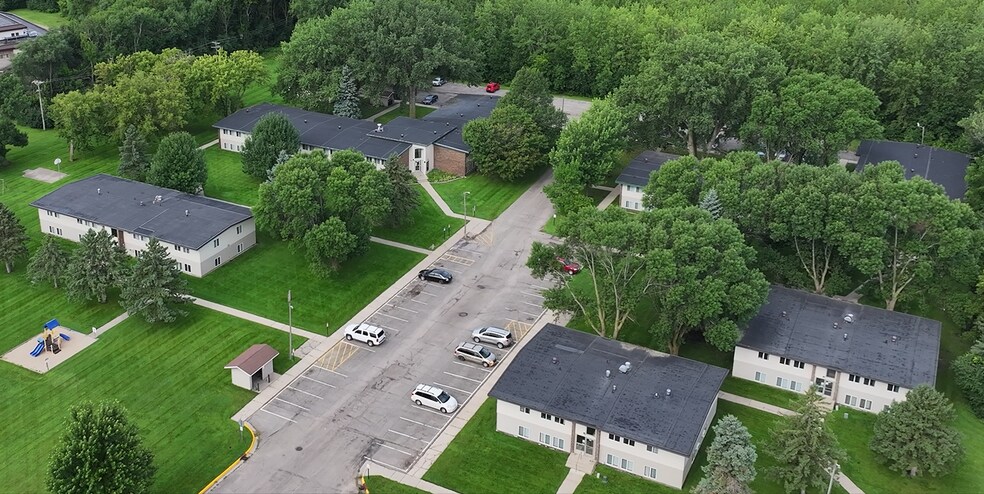 More Photos Of 105 Sunnyslope Rd, Morris Apartments For Sale