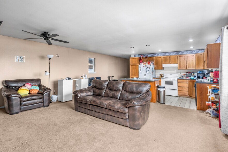 More Photos Of 3521 Blue Crane Ln, Yakima Warehouse For Sale