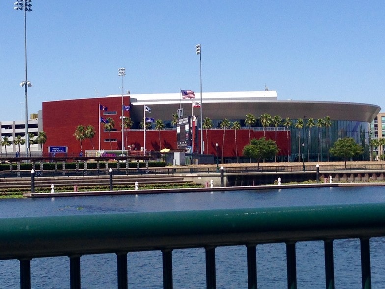 More Photos Of 445 W Weber Ave, Stockton Office For Lease