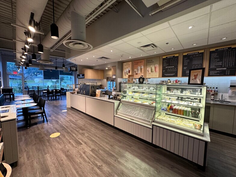 More Photos Of 486 Hazeldean Rd, Ottawa Freestanding For Sale