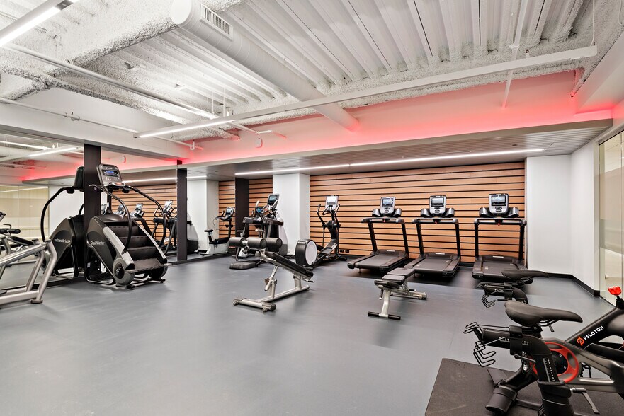 More Photos Of 11100 Wayzata Blvd, Minnetonka Office For Lease