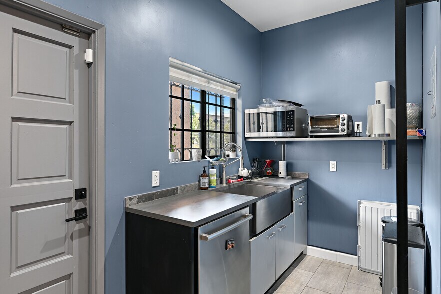 More Photos Of 4151 Taylor St, San Diego Storefront Retail Office For Sale