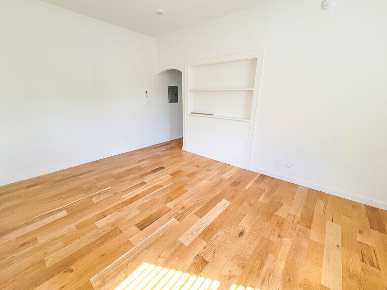 More Photos Of 1001 Hyperion Ave, Los Angeles Apartments For Sale