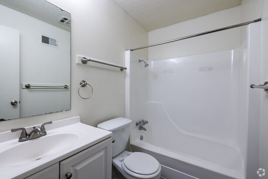 More Photos Of 13900 Grandboro Ln, Grandview Apartments For Sale