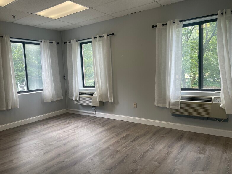 More Photos Of 221 Boston Post Rd E, Marlborough Office For Lease