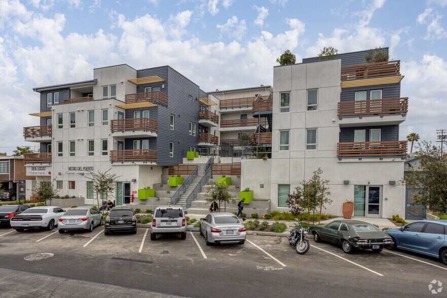 More Photos Of 1836-1852 Locust Ave, Long Beach Apartments For Lease