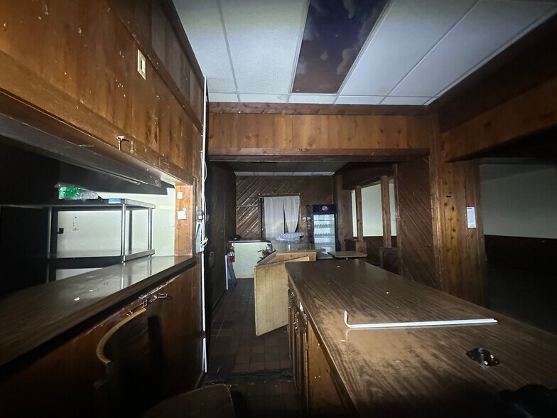 More Photos Of 3145 N Watkins St, Memphis General Retail For Sale