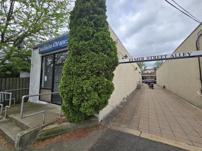 More Photos Of 88 Main St, Madison Freestanding For Sale