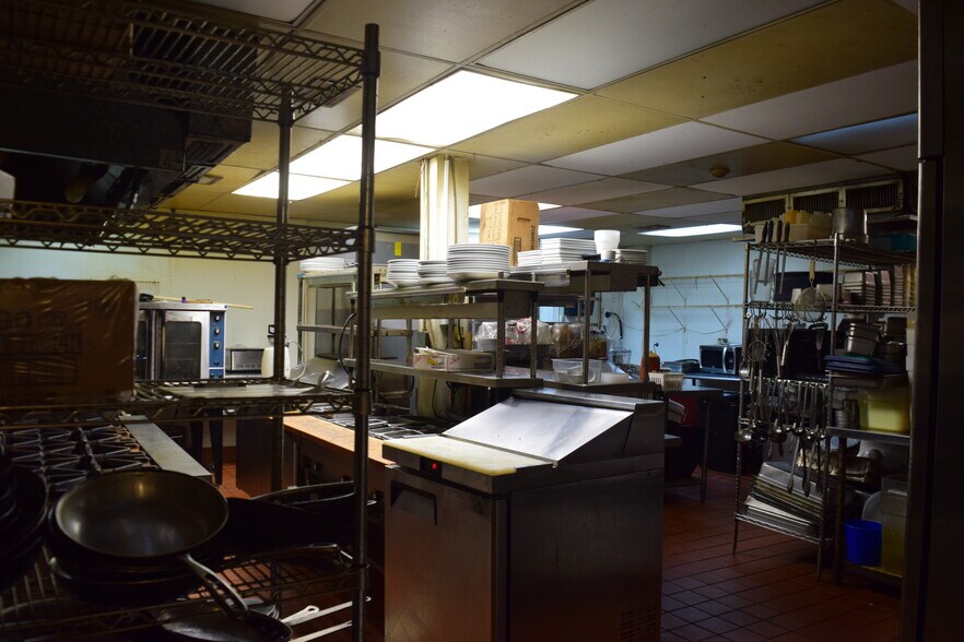 More Photos Of 309 W Congress St, Savannah Restaurant For Lease