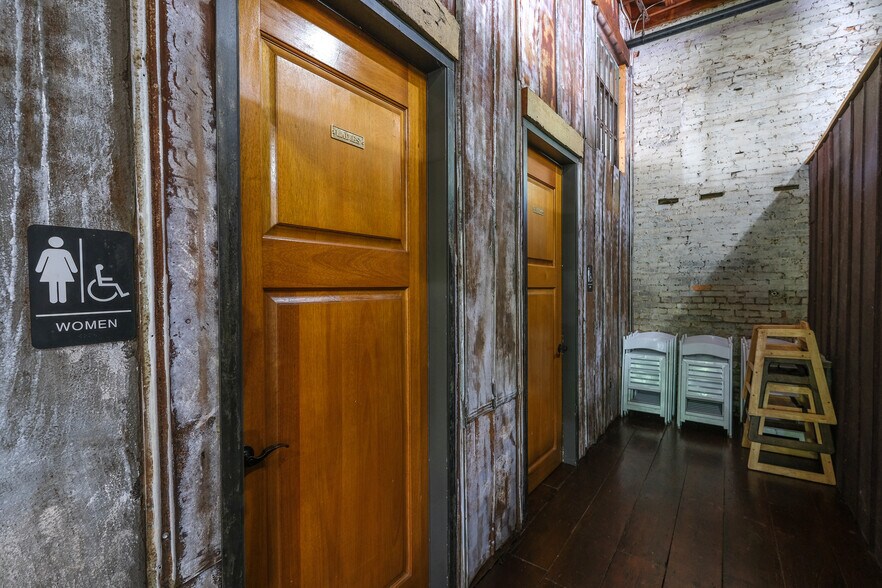 More Photos Of 11 Railroad St, Murphy Research And Development For Sale