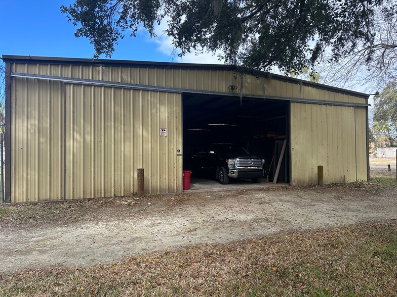 More Photos Of 4809 Main St, Jacksonville Freestanding For Lease