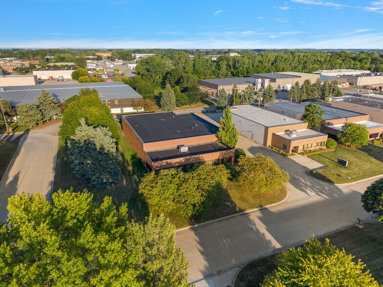 More Photos Of 44468 Reynolds Dr, Clinton Township Manufacturing For Sale