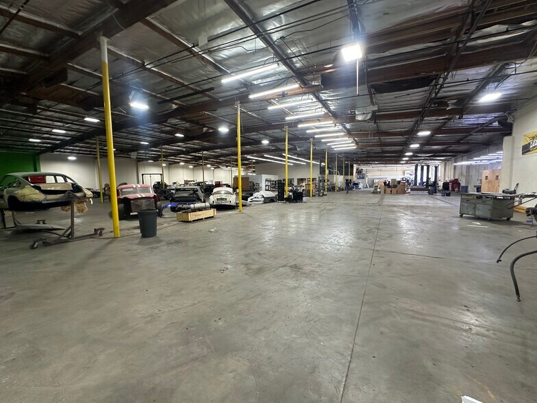More Photos Of 9175 Eton Ave, Chatsworth Warehouse For Lease