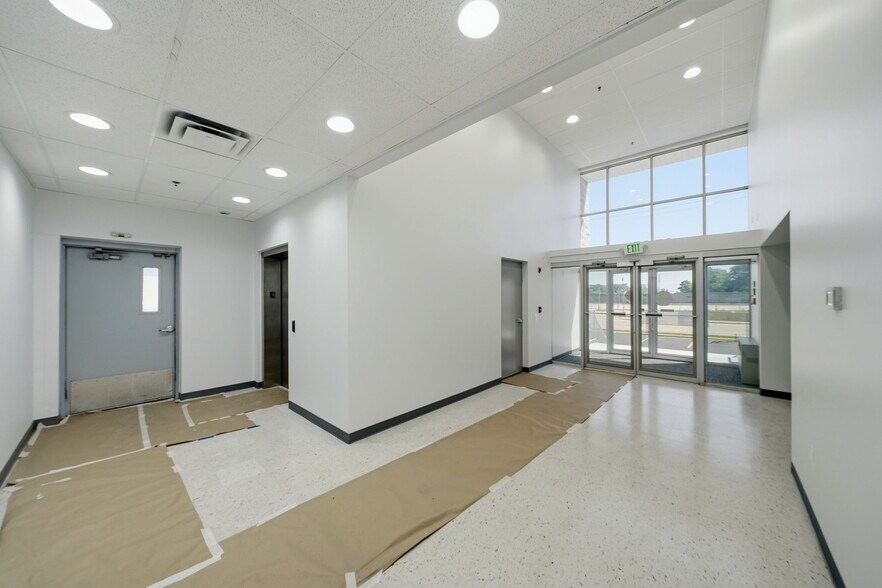 More Photos Of 3737 N Broadway, Saint Louis Refrigeration Cold Storage For Lease
