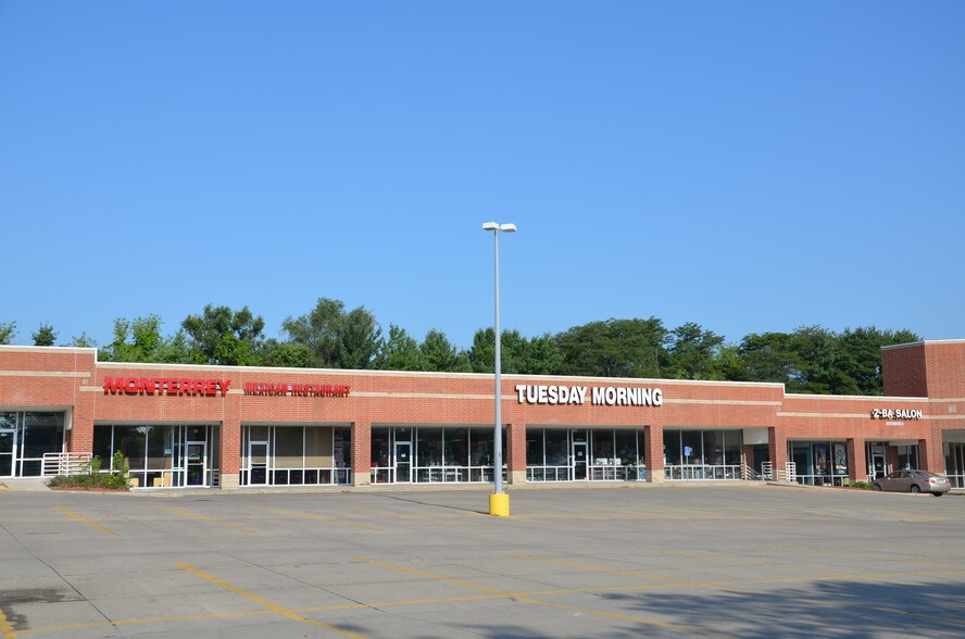 More Photos Of 8801 University Ave, Clive Unknown For Lease